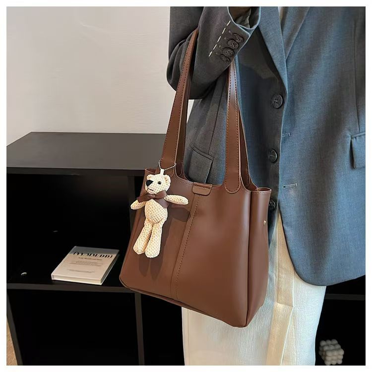 High-end style large bag - 2022 new trendy crossbody bag with large capacity and versatile design for daily commuting tote bag