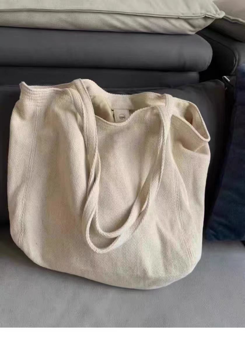 Large-capacity autumn-winter canvas bag for women, commuter single-shoulder handbag, casual daywear Korean/Asian women's bag, laid-back style shopping bag
