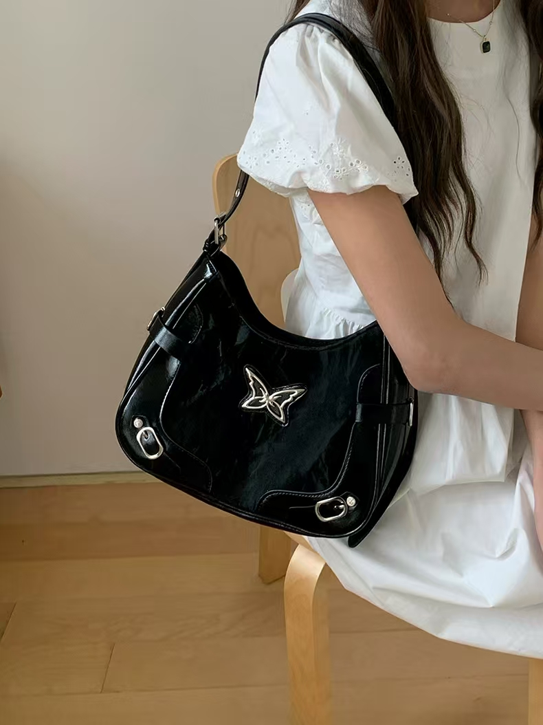 2025 New Style American-style Butterfly Color-Matched Rivet Motorcycle Shoulder Bag with Fashionable Originality and High-Class Feel for Single Shoulder Crossbody Bag