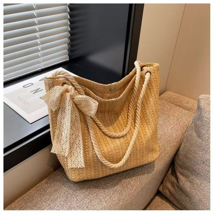 Country-style 2025 versatile woven new straw bag for women - shoulder bag with large capacity, perfect for beach use, relaxed and laid-back style handbag