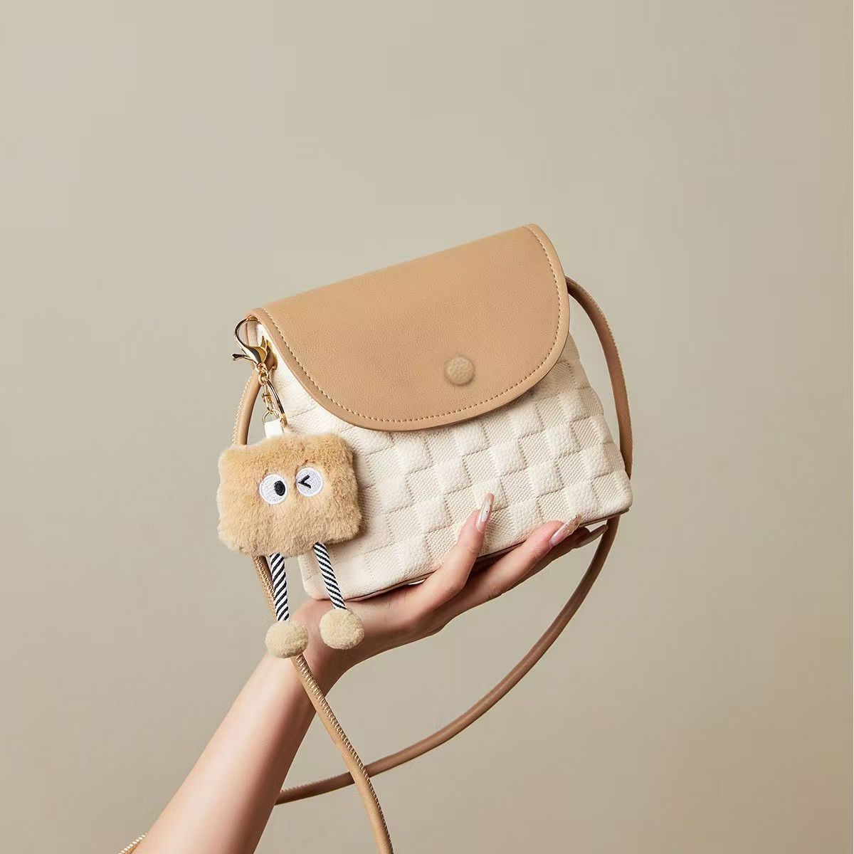 2025 model high-quality mobile phone case - mini cute handbag, small niche crossbody bag, small square bag