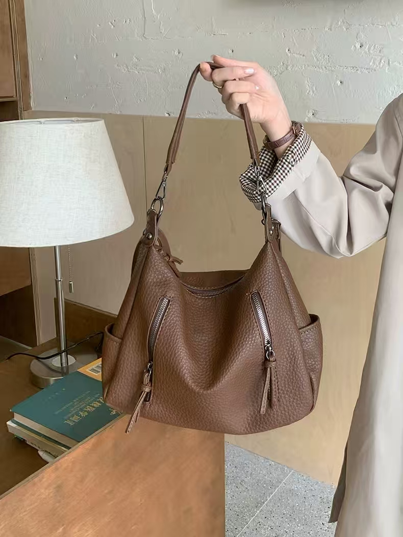 2025 New Trendy Fashion Retro Tote Bag with Shoulder Strap, Small but Large Capacity Handbag for Women, Korean Small-Scale Unique Design, Suitable for Commuting