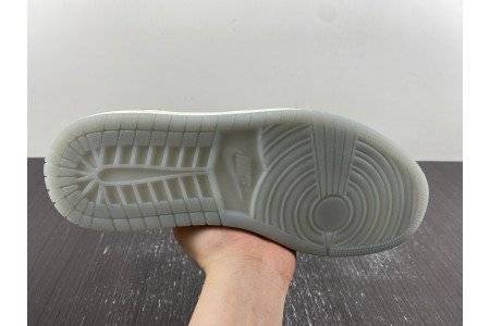 Air Jordan 1 Low OG ?Year of the Dragon?