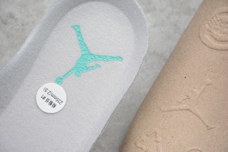 AIR JORDAN 4 GG ‘PEARL’
