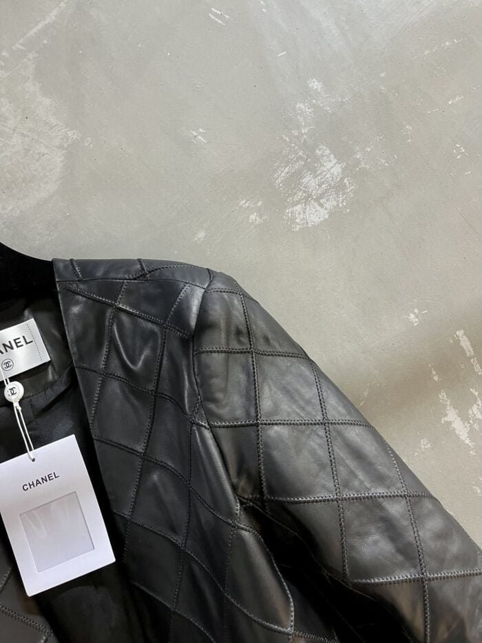 Chanel Classic diamond check design coat size: S- XL