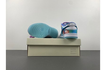 Futura Laboratories x Nike SB Dunk Low