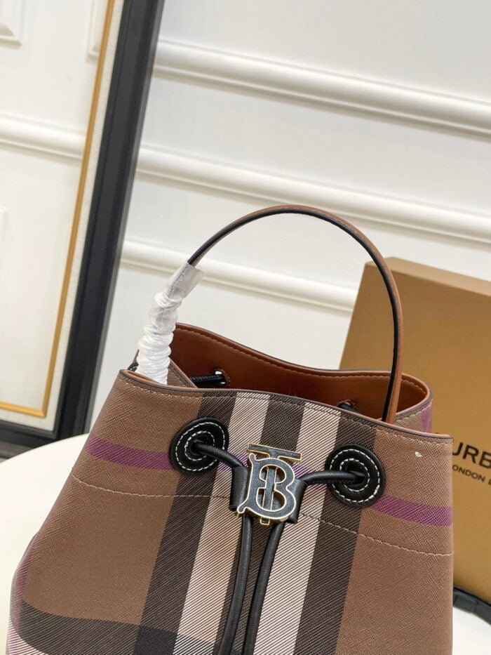 Burberry Bucket bag size: 26*8cm