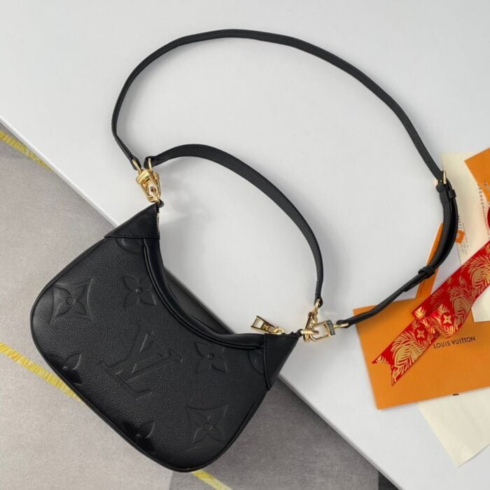 Louis Vuitton / LV m46002 monogram emeinte shoulderbag size: 22×14×9cm