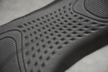 ADIDAS YEEZY BOOST 700 MNVN ?BLACK?