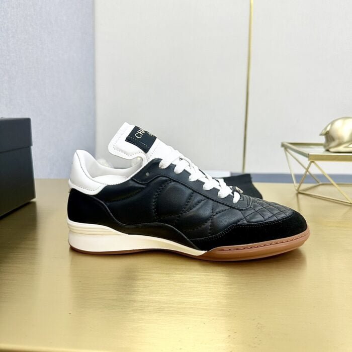 Chanel 2023 counter top casual sneakers size: 35–41 note shoes size when you fill shipping address