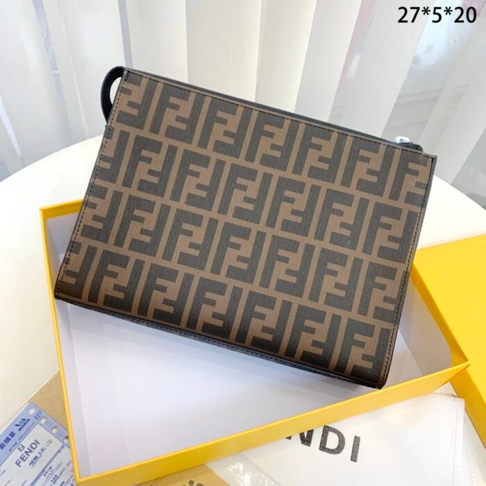FENDI Large capacity Handbag Size: 20 * 30cm