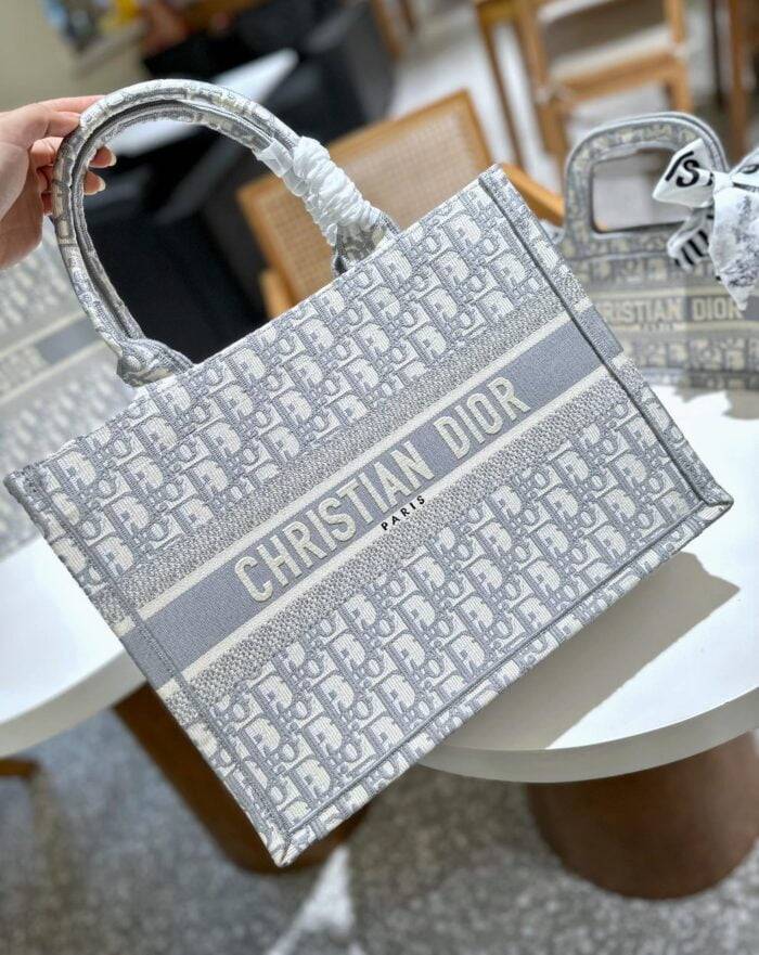 Dior embroidery Book 23 tote shopping bags size: 20cm/26cm/35cm/41cm