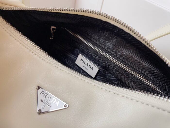 Prada Vintage Baguette underarm bag 1BD740 white
