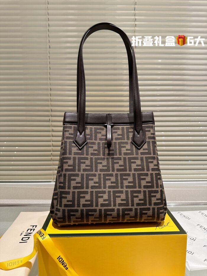 FENDI Origami Shopping bag size:26*28cm