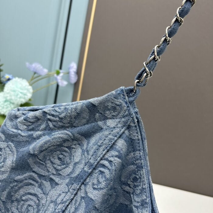 Chanel denim camellia underarm bag 2029 Size: 40*55*30*20cm
