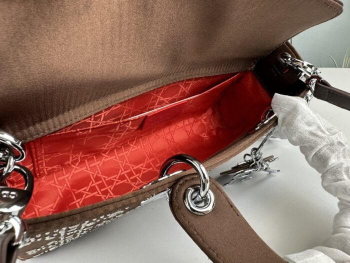 Dior satin diamond-encrusted Princess Diana bag brown 2320 size: 26*13*6cm