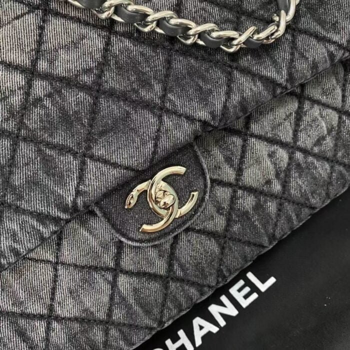 Chanel denim Shoulder bag Do old paint size: 42*27*15 CM