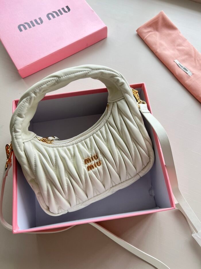 MiuMiu hobo wander sheepskin handbag size: 20*13*6cm