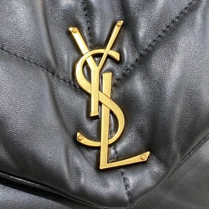 YSL/ loulou ffer Quilted lamb skin shoulder bag size: 29x17x11cm
