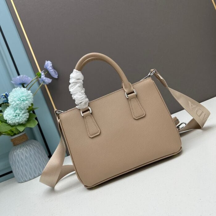 Prada three-in-one shoulderbag size: 23×16.5 x10cm