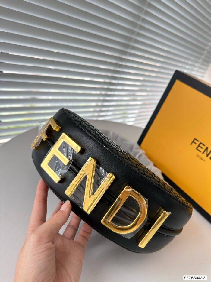 FENDI Woven half moon bag underarm bag 68043 68059 Size: 24*13cm/19*10cm