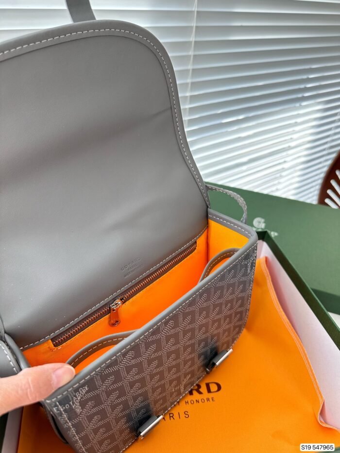 Goyard Messenger bag 547965 size: 21*5*16cm