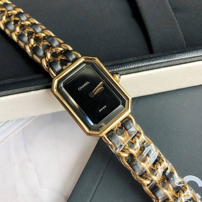 Chanel premiere Small square watch Size S-M-L
