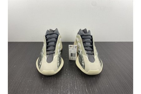 adidas Yeezy 700 V3 ?Fade Salt?