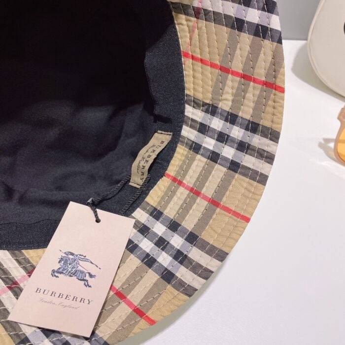 Burberry fisherman’s hat