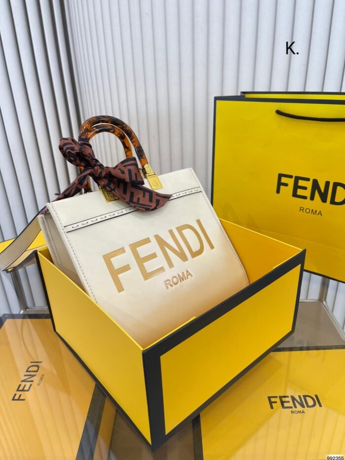 FENDI Tote bag Black/Brown/White Size: 25*22cm