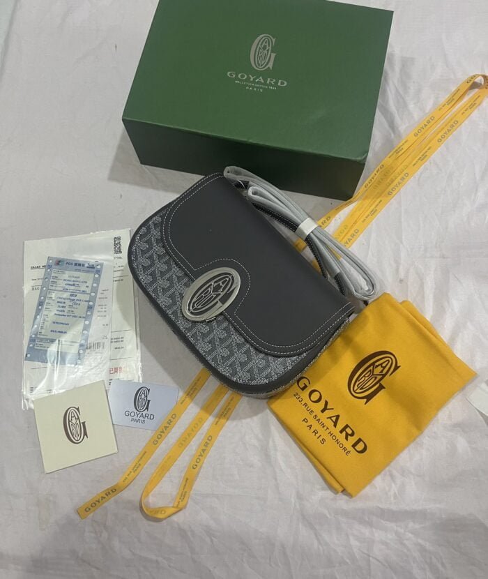 Goyard Goyardine Shell bag grey Size: 26*18*8cm