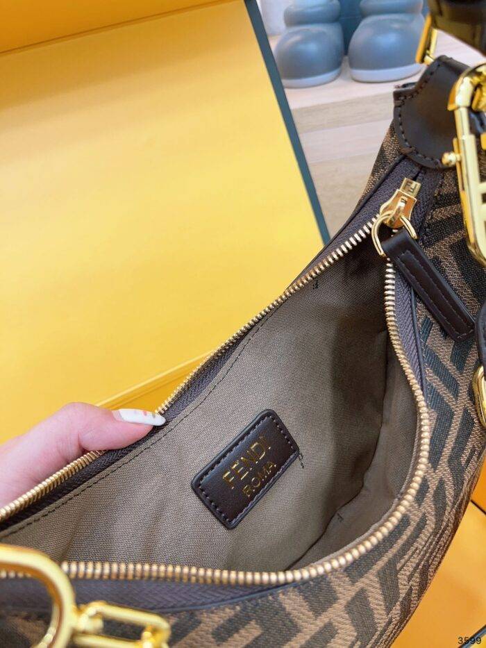 FENDI half moon bag Underarm bag with chain strap Size: 25*18cm