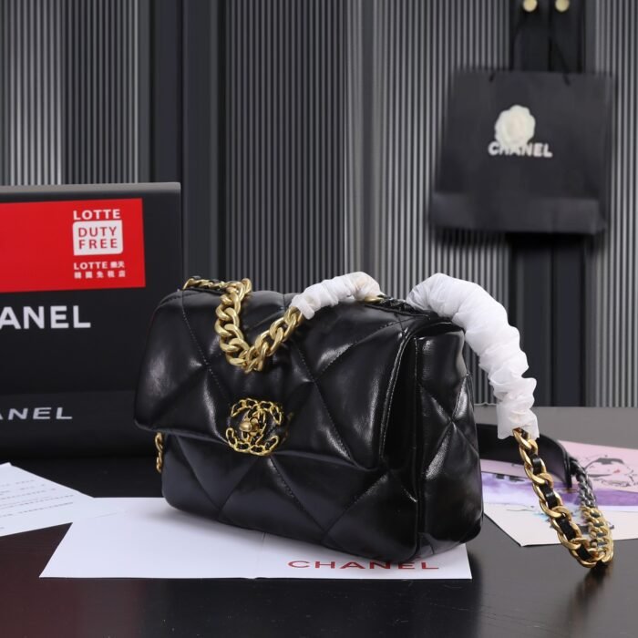 Chanel black oil wax leather Chain crossbody bag Size:26cm