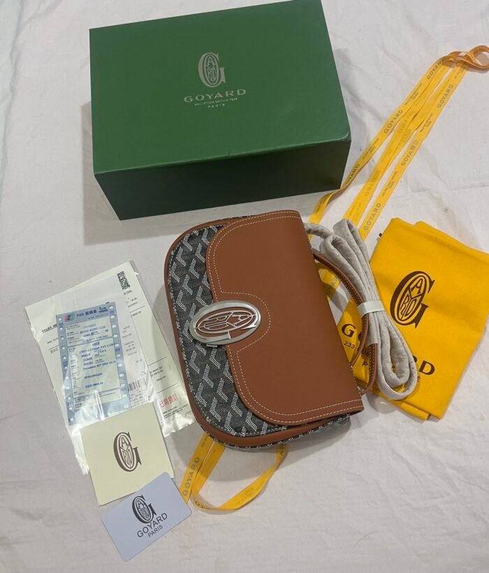 Goyard Goyardine Shell bag Brown Size: 26*18*8cm