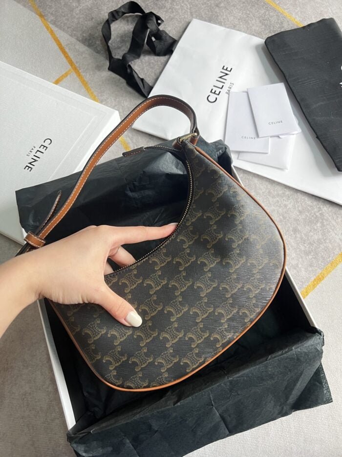 CELINE presbycia cowhide underarm bag size: 23*19*7cm