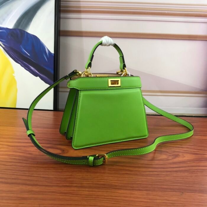 FENDI PeekaboolseeuPetite 0778 Green size: 20*15.5*11CM