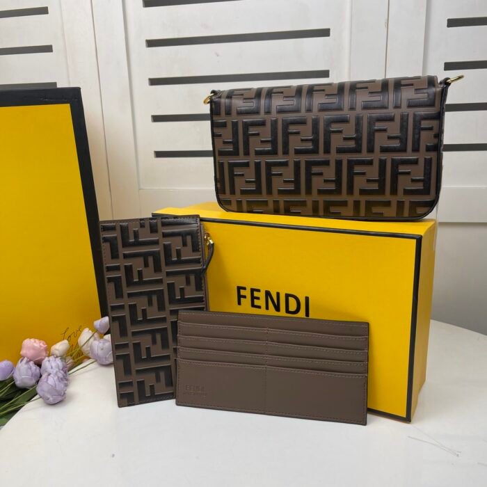 FENDI Three-piece leather wallet 2122 Size: 23CM