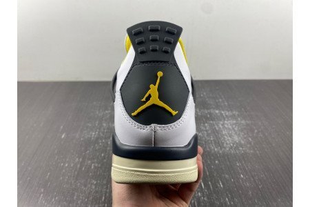 Air Jordan 4 WNNS ?Vivid Sulfur?