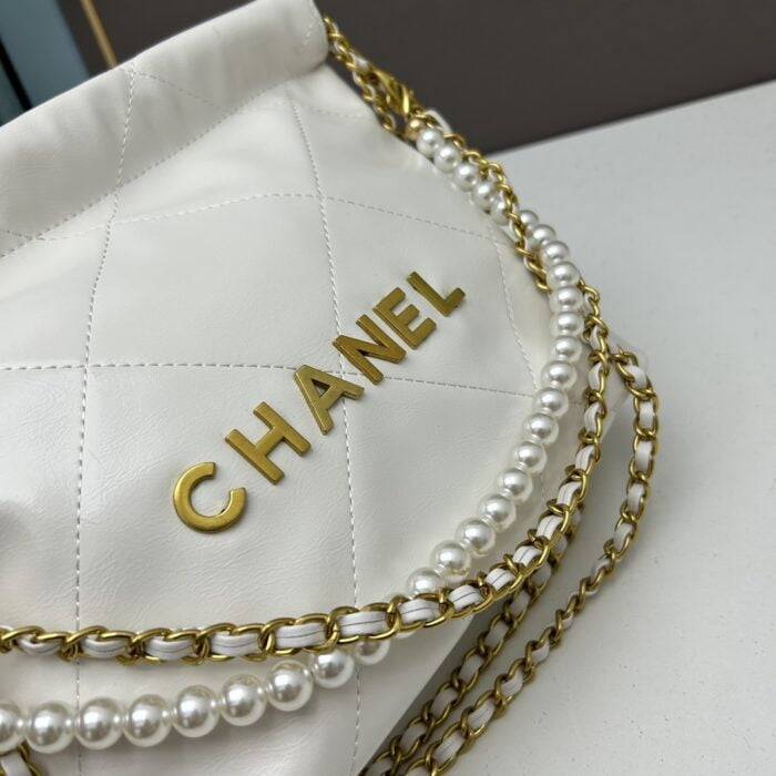CHANEL Pearl garbage bag white size: 23*28*22*7cm