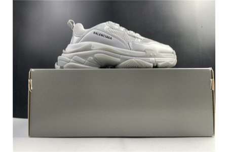 Balenciaga Triple S SNEAKER