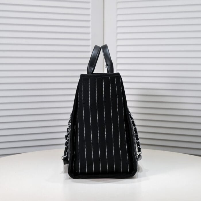 Chanel new beach bag denim bag Black with little wallet size: 48*38*30*14cm