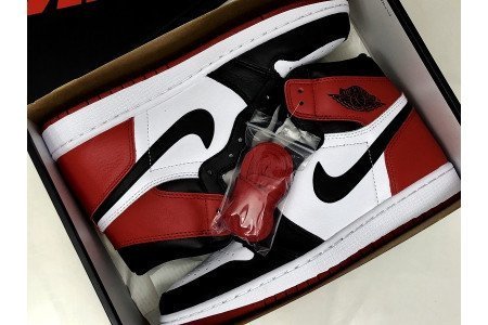 AIR JORDAN 1 RETRO HIGH OG BLACK TOE