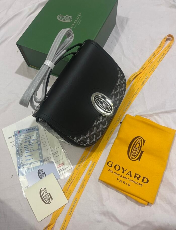 Goyard Goyardine Shell bag Black Size: 26*18*8cm