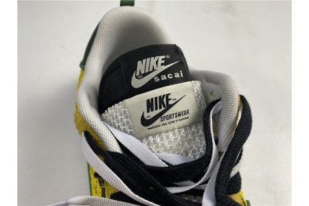 sacai x Nike VaporWaffle ?Tour Yellow?