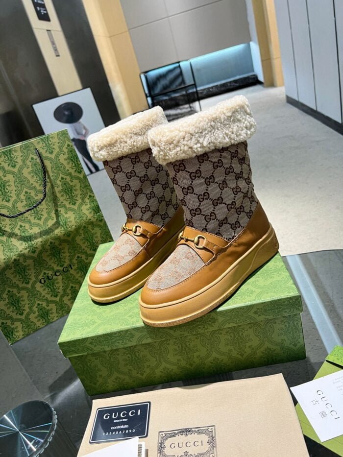 Gucci Fluffy Thigh-high boots size: 35—41 note shoes size when you fill shipping address