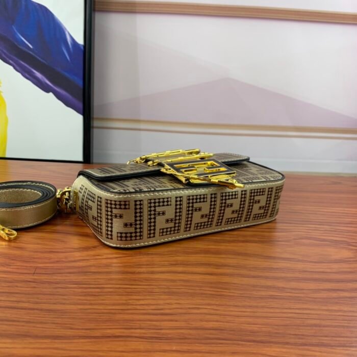 FENDI Fendace La Medusa Mini baguette bag Size: 20*13*5CM