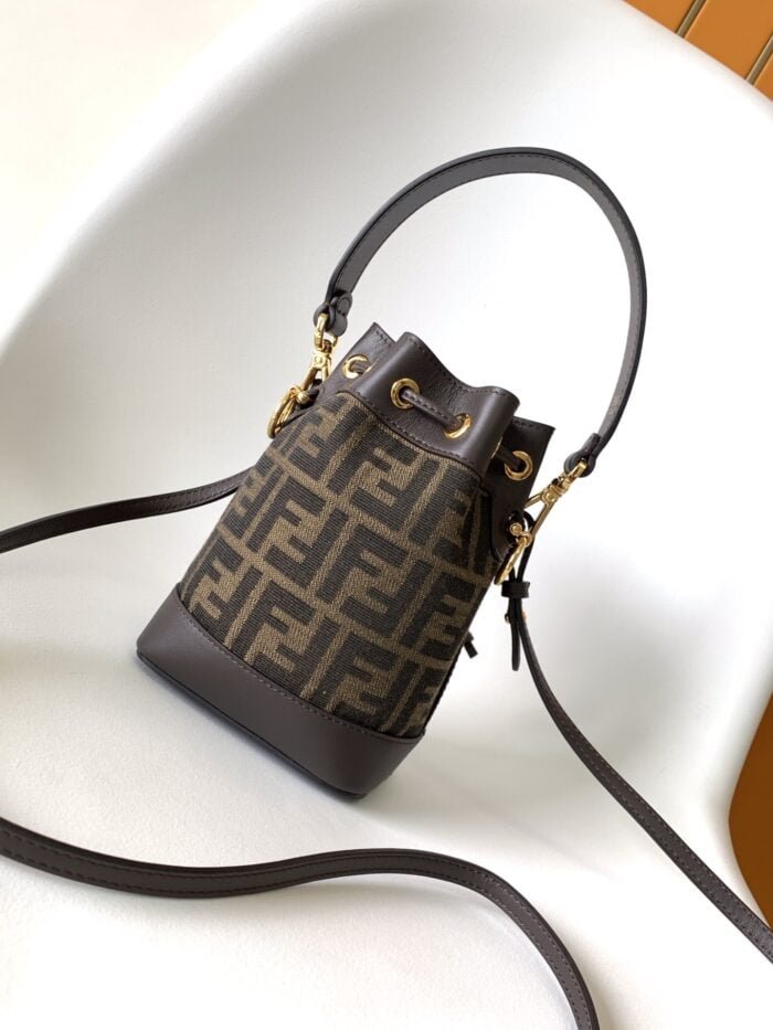 Fendi mon tresor mini Bucket bag size:18.5*12*10cm