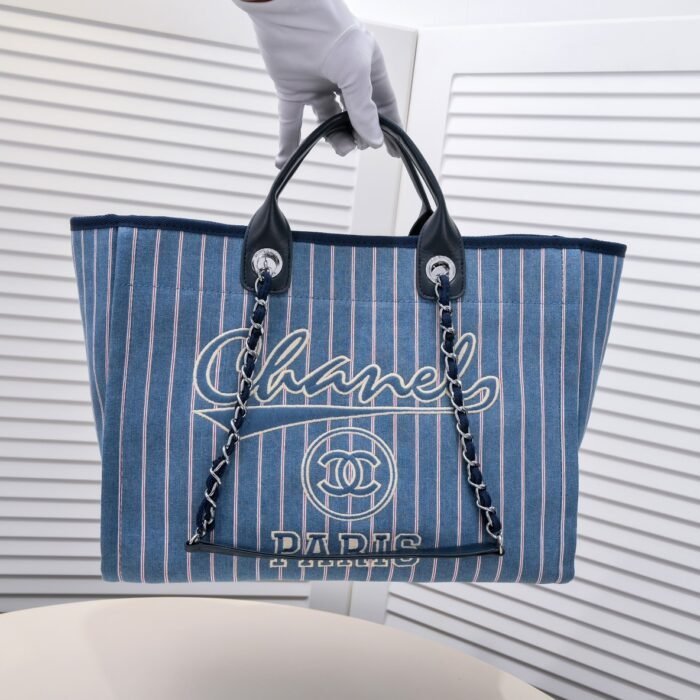 Chanel new beach bag denim bag Black with little wallet size: 48*38*30*14cm