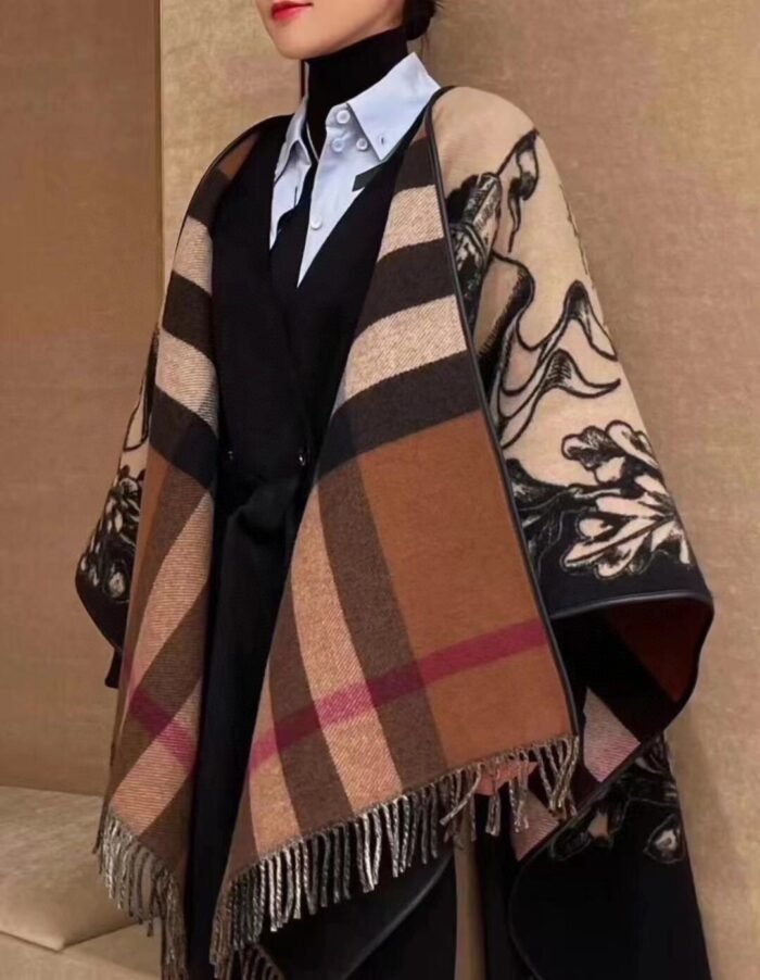 Burberry ponchos size: F