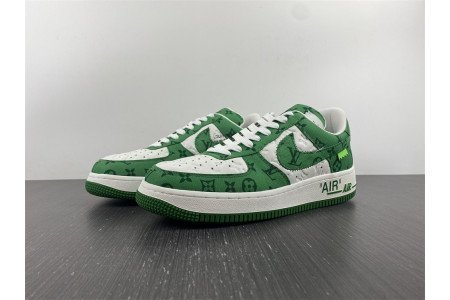 L0VT SNEAKERS